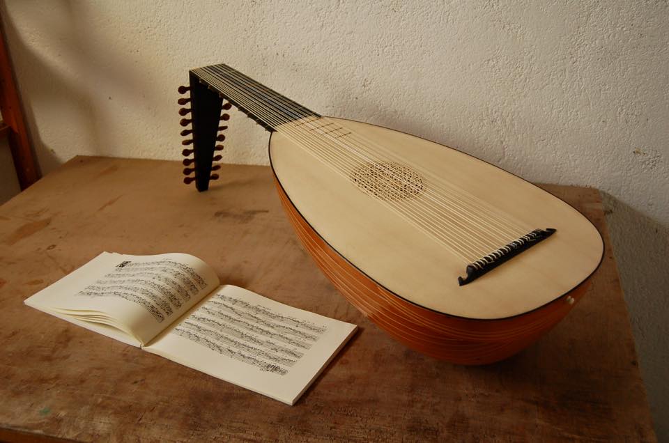 Lute with manuscript